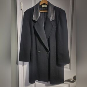 Elegant Black Pea Coat with Leather Collar